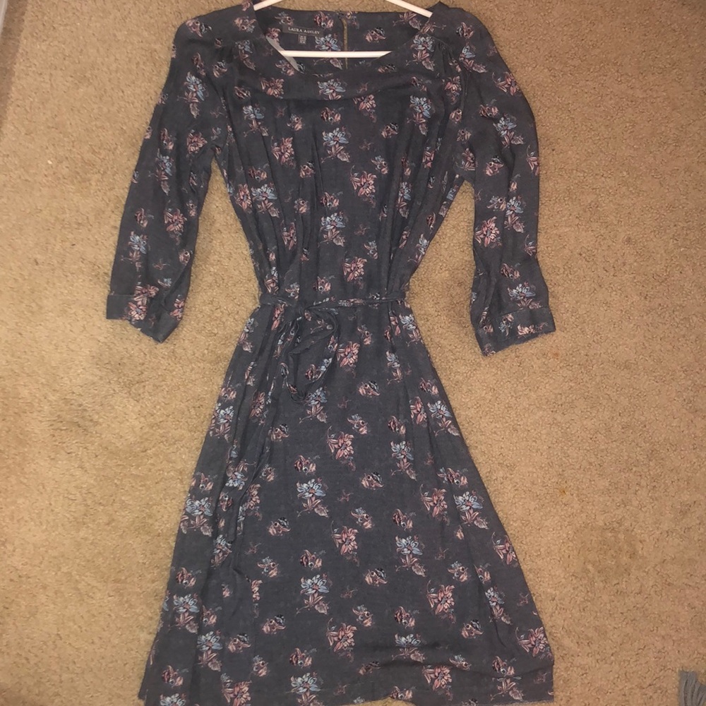 Laura Ashley long sleeve dress 🌷🌹